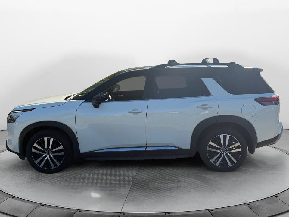 Used 2024 Nissan Pathfinder Platinum w/ Cargo Package AWD/4WD image 4