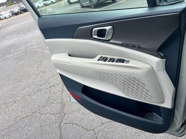 Certified 2026 Kia Carnival SX w/ SX Dark Edition Package FWD image 17