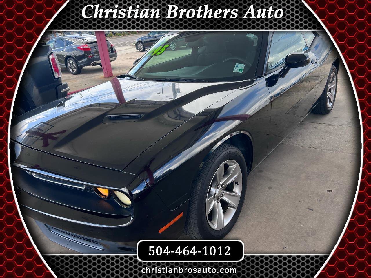 Used 2015 Dodge Challenger SXT RWD image 1