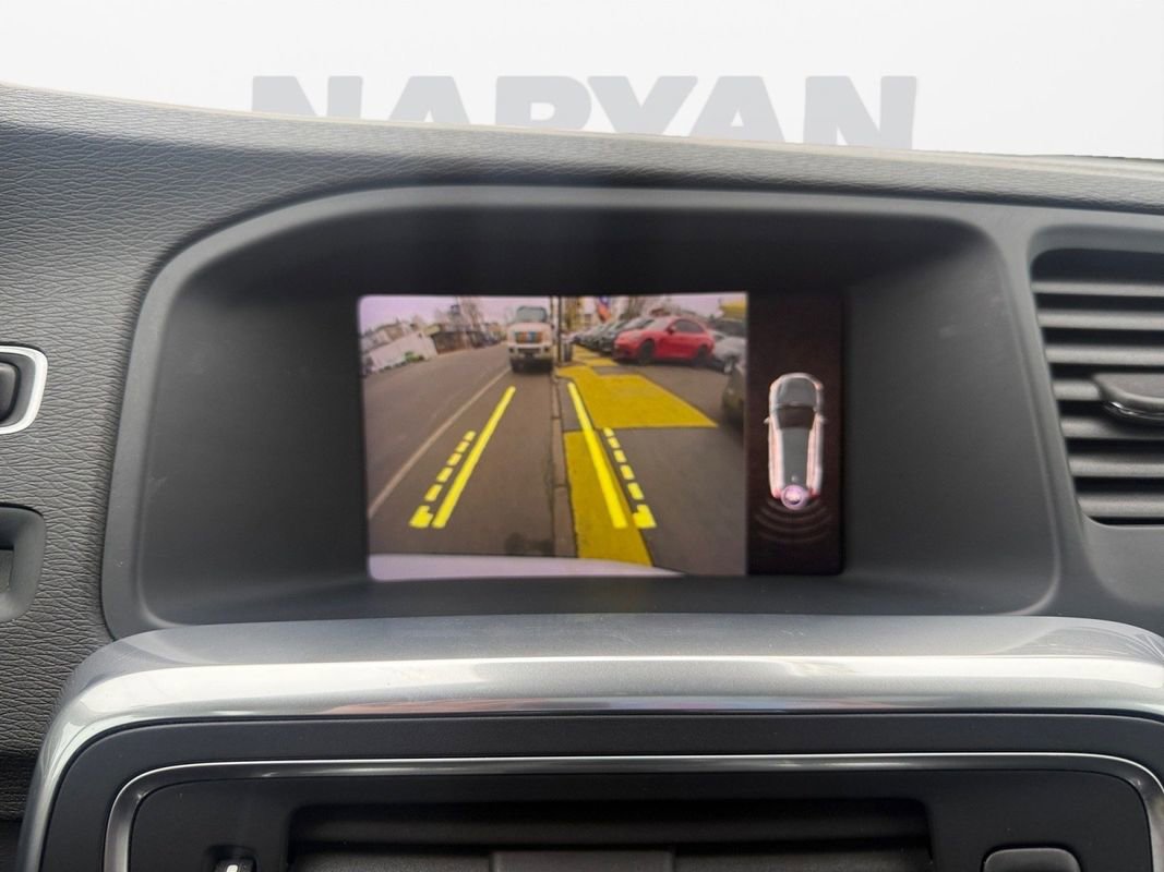 Used 2018 Volvo V60 T5 Dynamic w/ Vision Package image 18