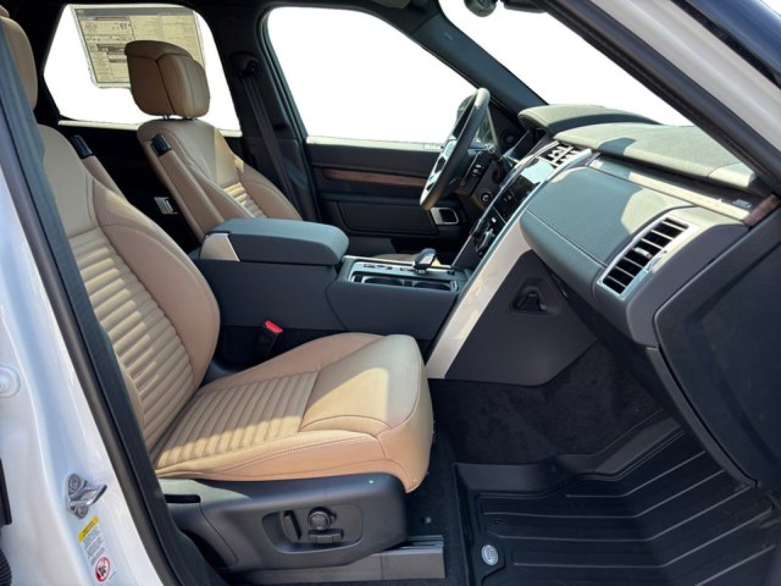 New 2025 Land Rover Discovery Dynamic SE image 20