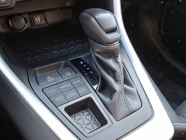 Used 2023 Toyota RAV4 LE image 15