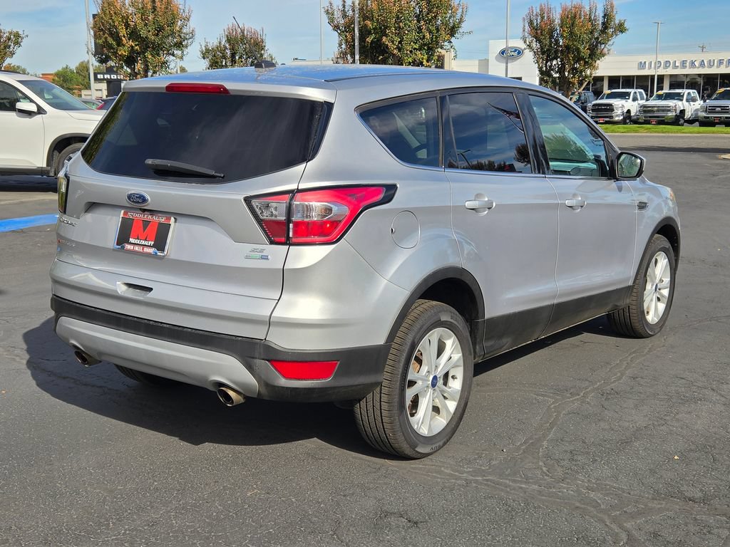 Used 2017 Ford Escape SE AWD/4WD image 3
