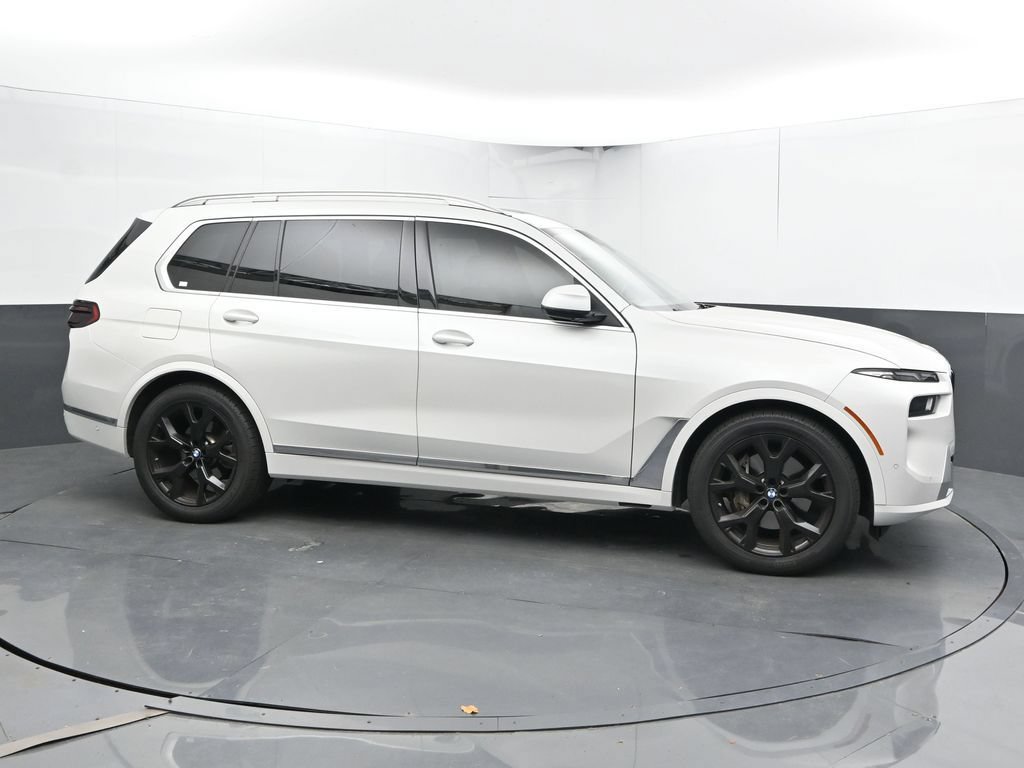 Used 2023 BMW X7 xDrive40i AWD/4WD image 3