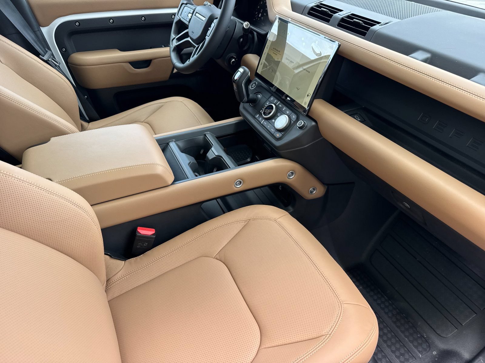 New 2026 Land Rover Defender 110 S AWD/4WD image 16