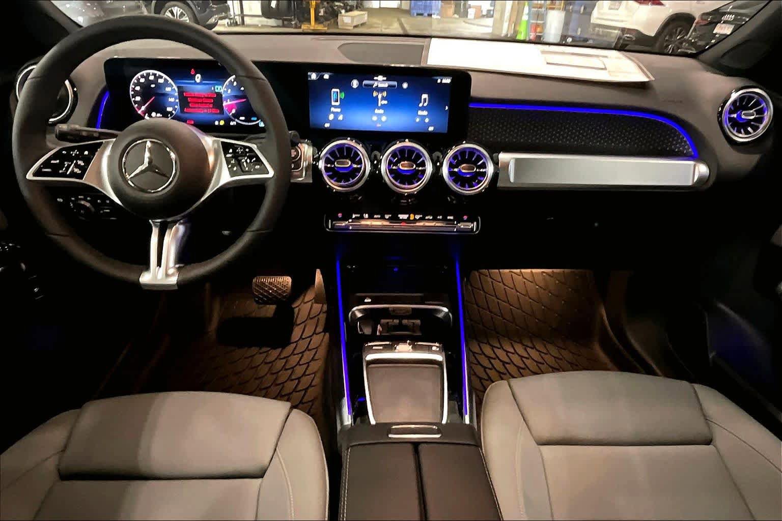 New 2026 Mercedes-Benz GLB 250 4MATIC image 8