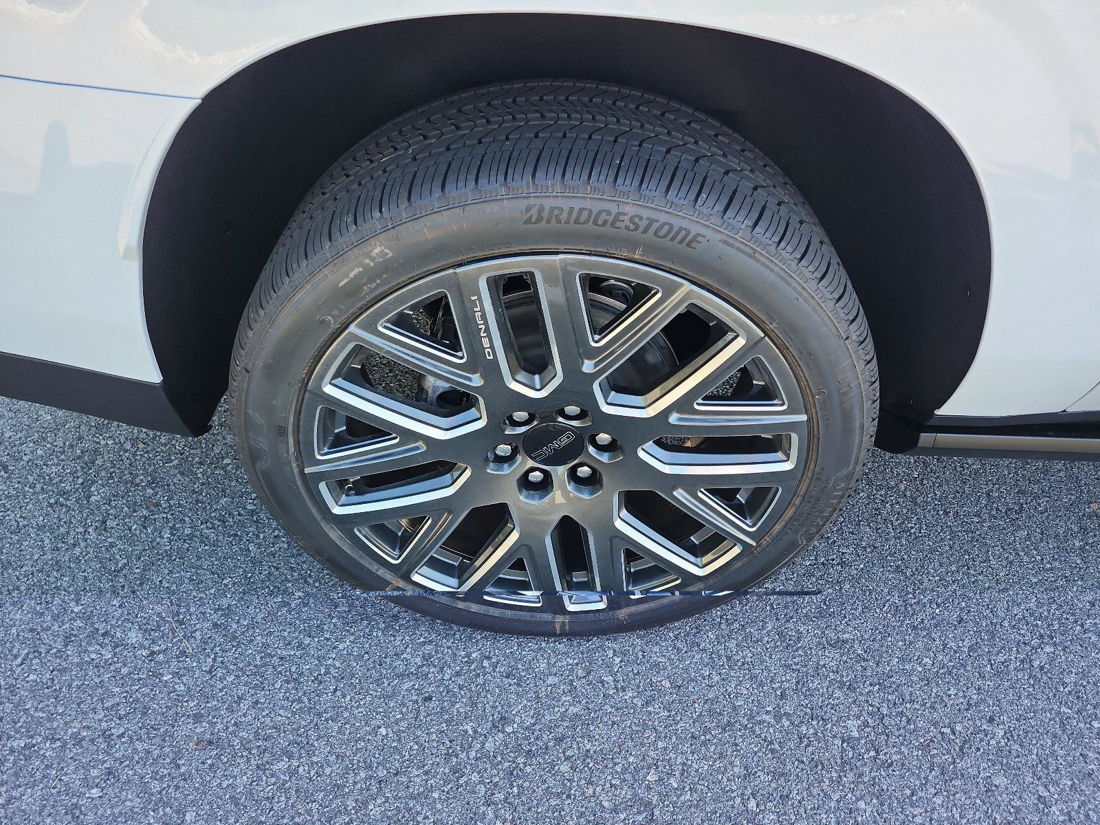 New 2026 GMC Yukon XL Denali Ultimate AWD/4WD image 5