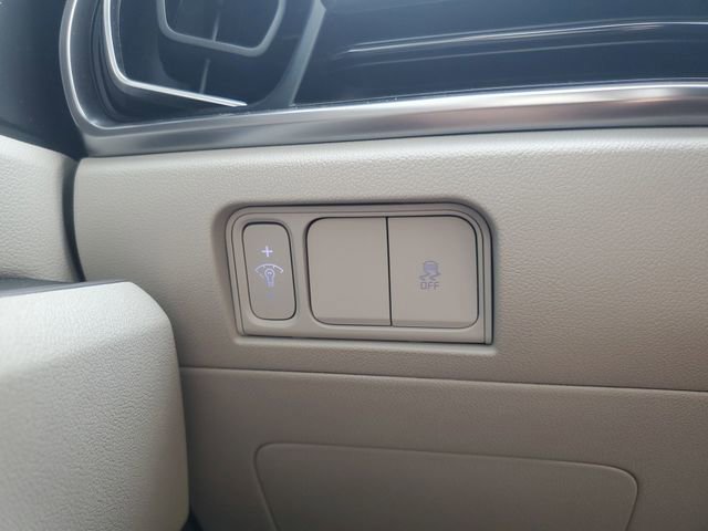 Certified 2025 Kia Sorento S image 29