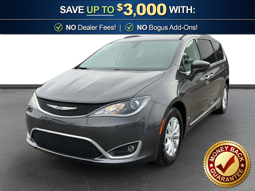 Used 2018 Chrysler Pacifica Touring-L FWD image 1
