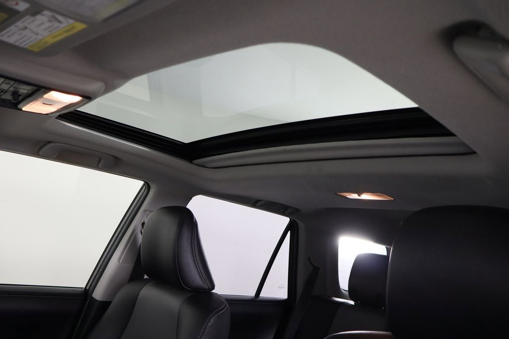 Used 2018 Toyota 4Runner SR5 Premium image 25