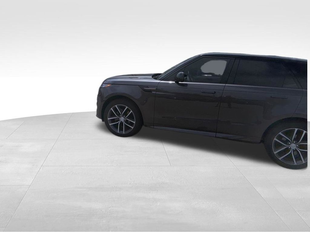 Used 2023 Land Rover Range Rover Sport SE Dynamic image 9