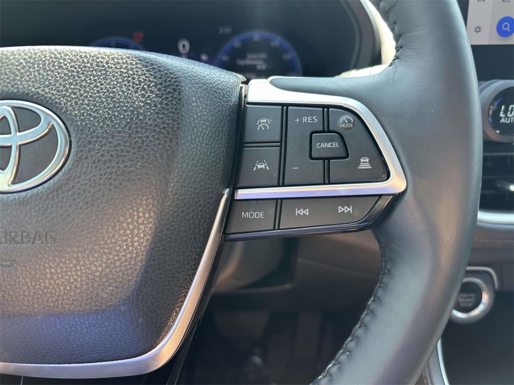 Used 2024 Toyota Grand Highlander Limited image 14