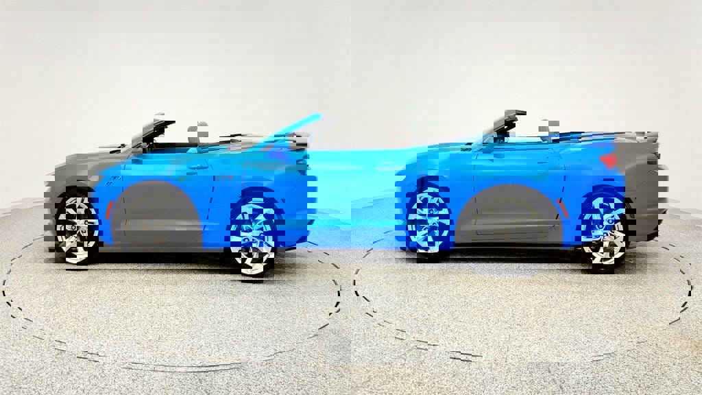 Used 2022 Chevrolet Camaro LT w/ Technology Package image 7