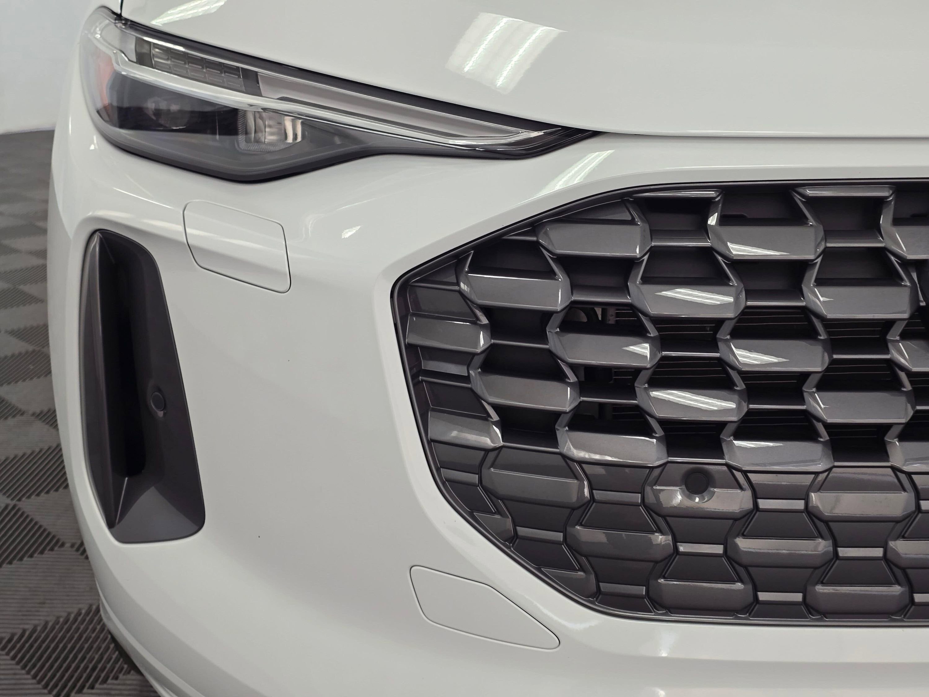 Used 2025 Audi Q5 Premium Plus image 32