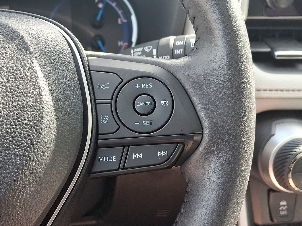 Used 2025 Toyota RAV4 XLE Premium w/ Weather Package AWD/4WD image 22