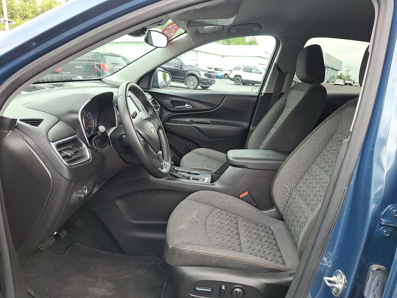 Used 2024 Chevrolet Equinox LT AWD/4WD image 13