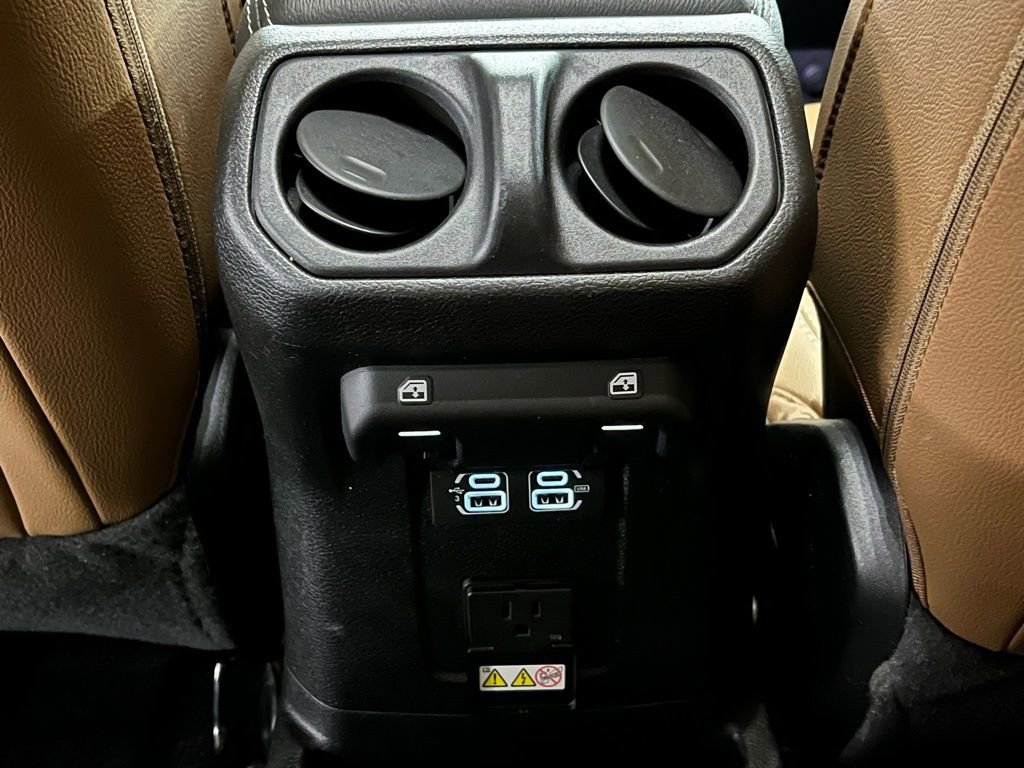 Used 2020 Jeep Wrangler Unlimited Sahara image 21