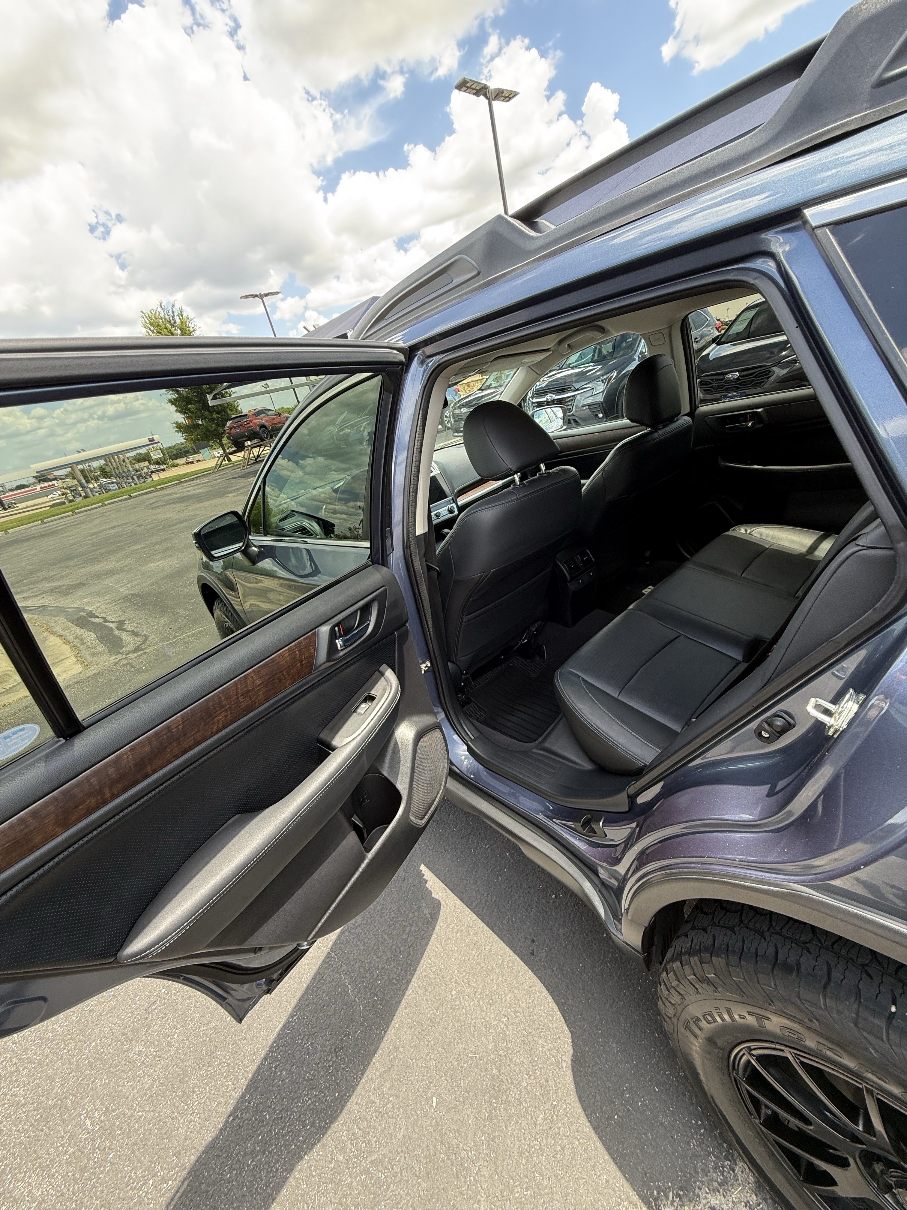 Used 2016 Subaru Outback 3.6R Limited AWD/4WD image 12