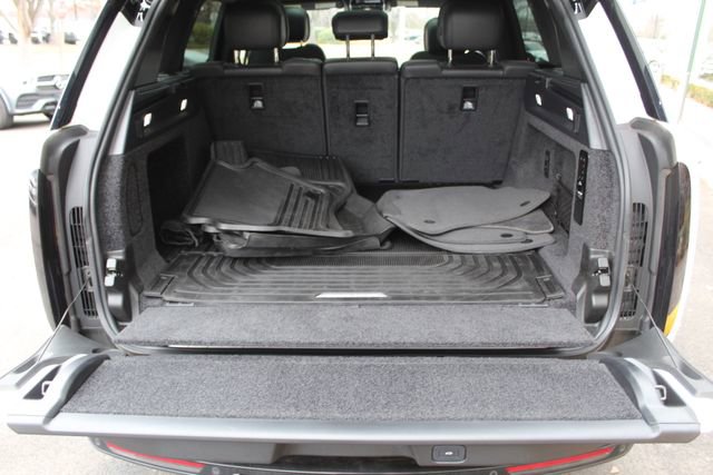 Used 2025 Land Rover Range Rover SE image 25
