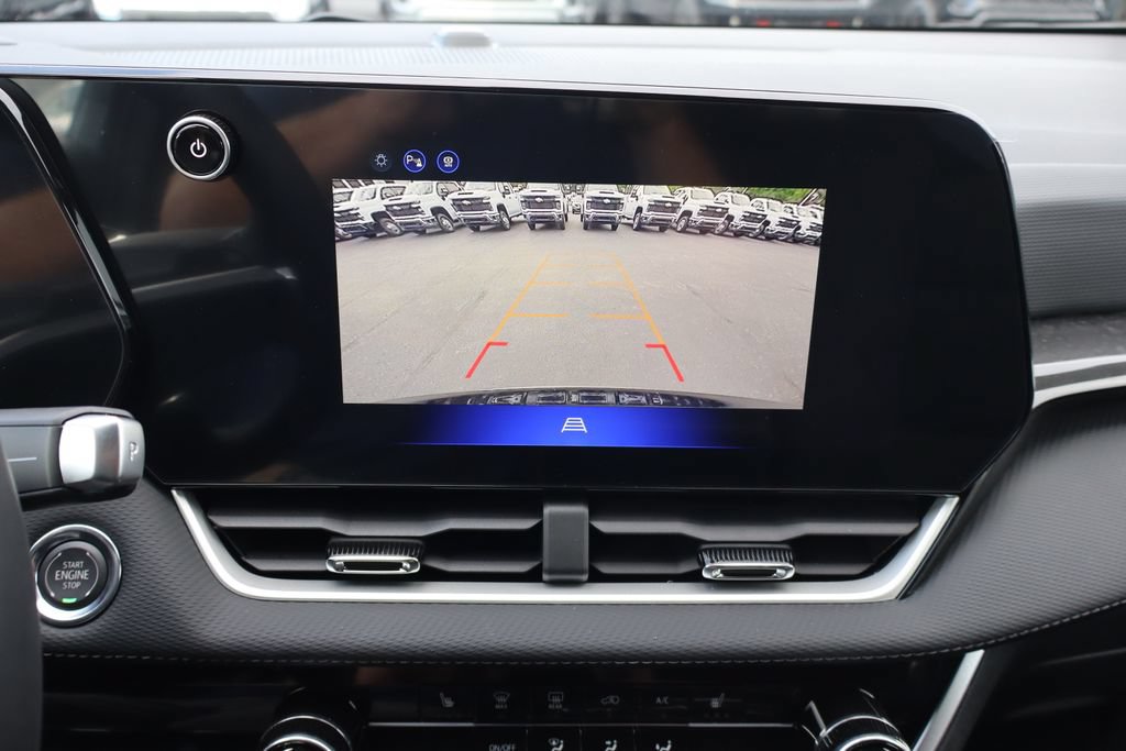 New 2027 Chevrolet Equinox LT FWD image 13