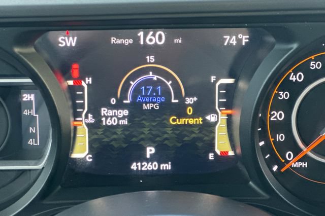 Used 2025 Jeep Wrangler Unlimited Sahara AWD/4WD image 30