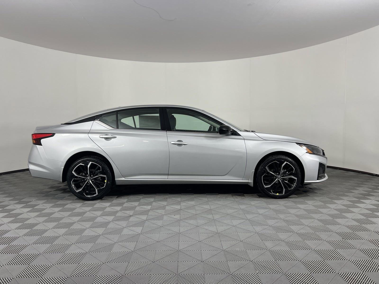 New 2025 Nissan Altima 2.5 SR w/ SR Premium Package image 5