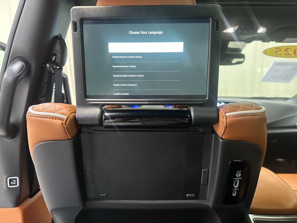 Used 2025 Chrysler Pacifica Pinnacle image 35