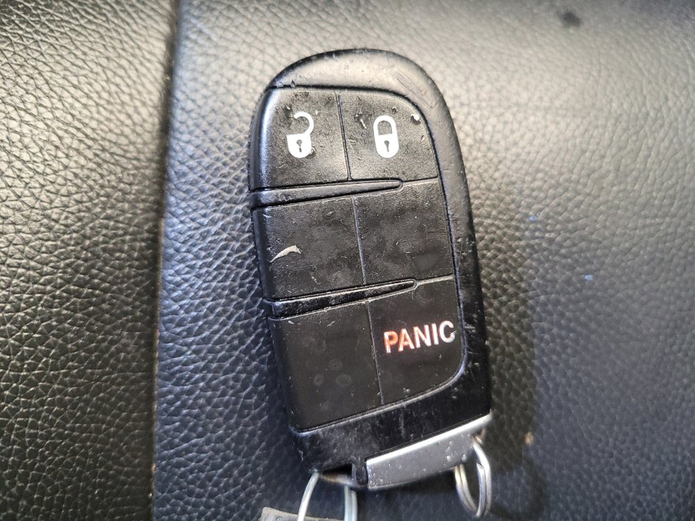 Used 2016 Dodge Durango SXT image 32