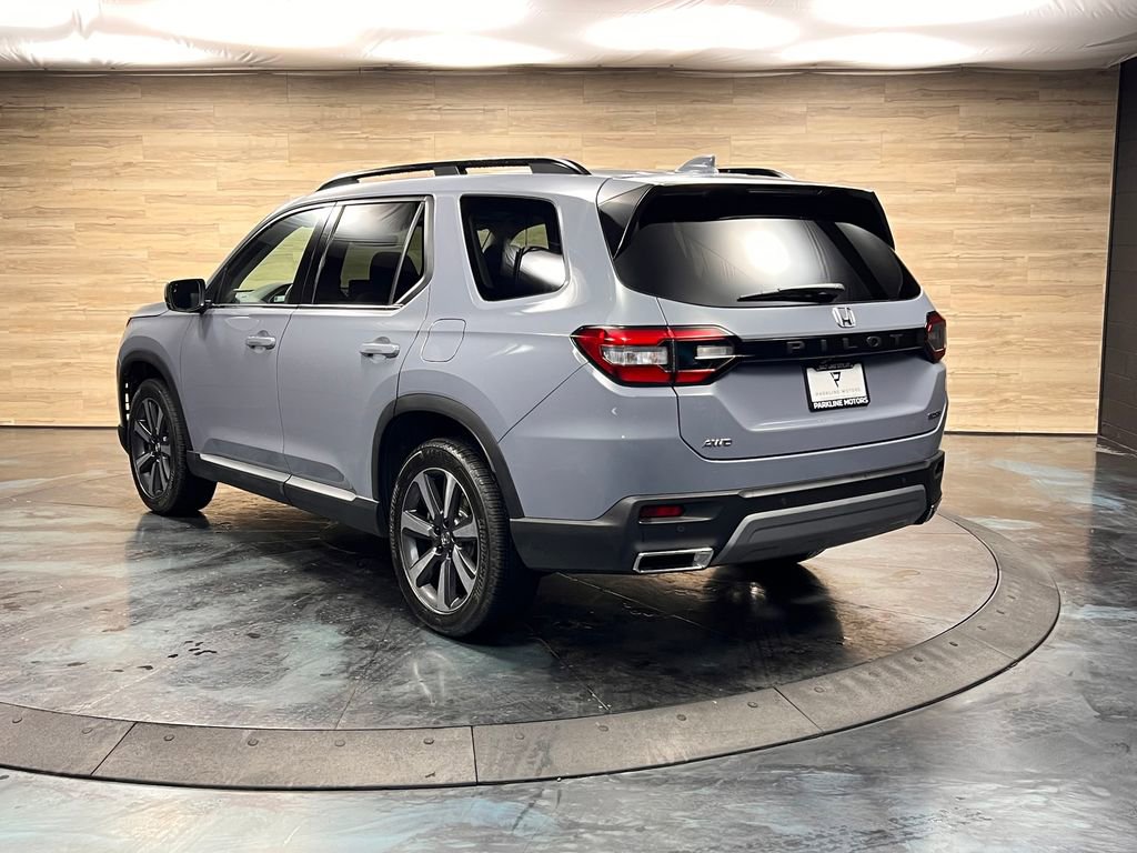 Used 2025 Honda Pilot Touring image 24