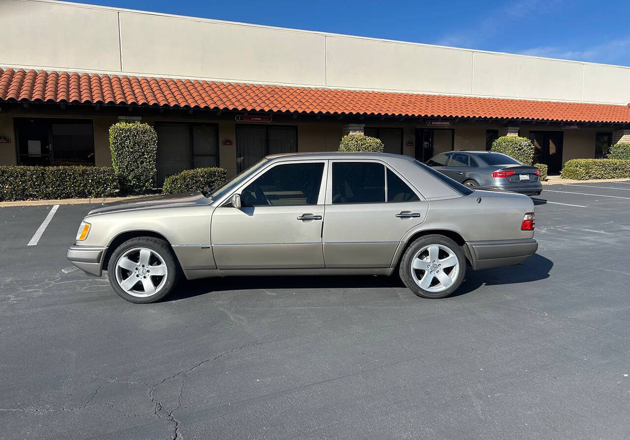 Used 1994 Mercedes-Benz E 320 Sedan image 2