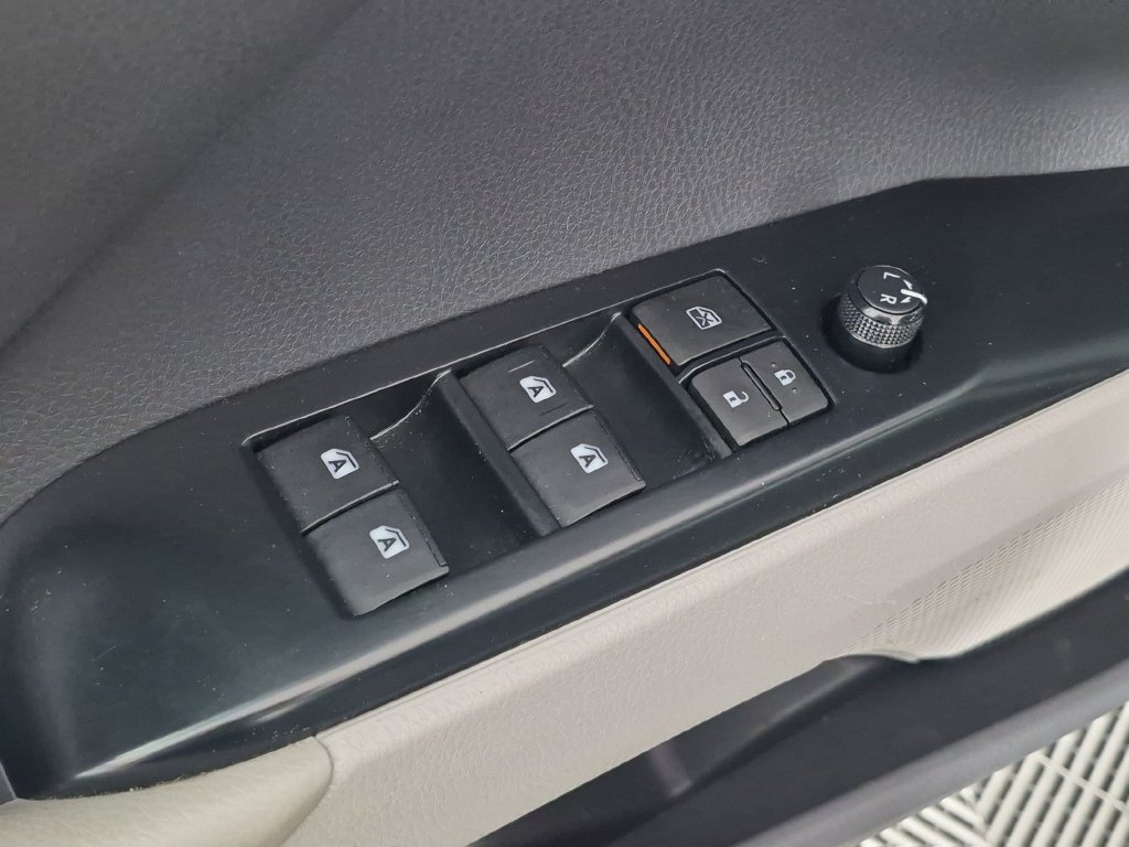 Used 2020 Toyota Camry LE w/ Carpet Mat Package FWD image 14