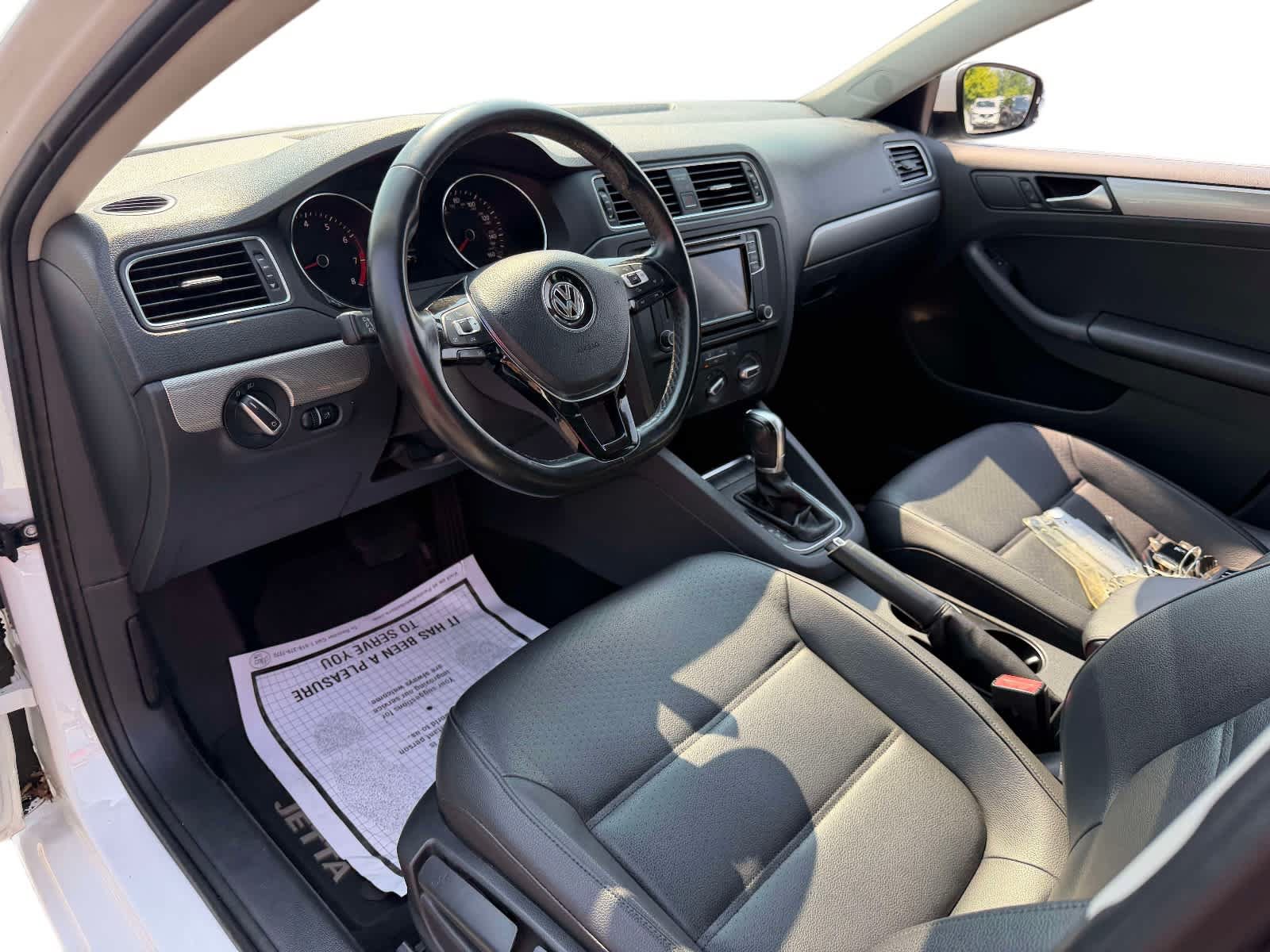 Used 2016 Volkswagen Jetta SE FWD image 12