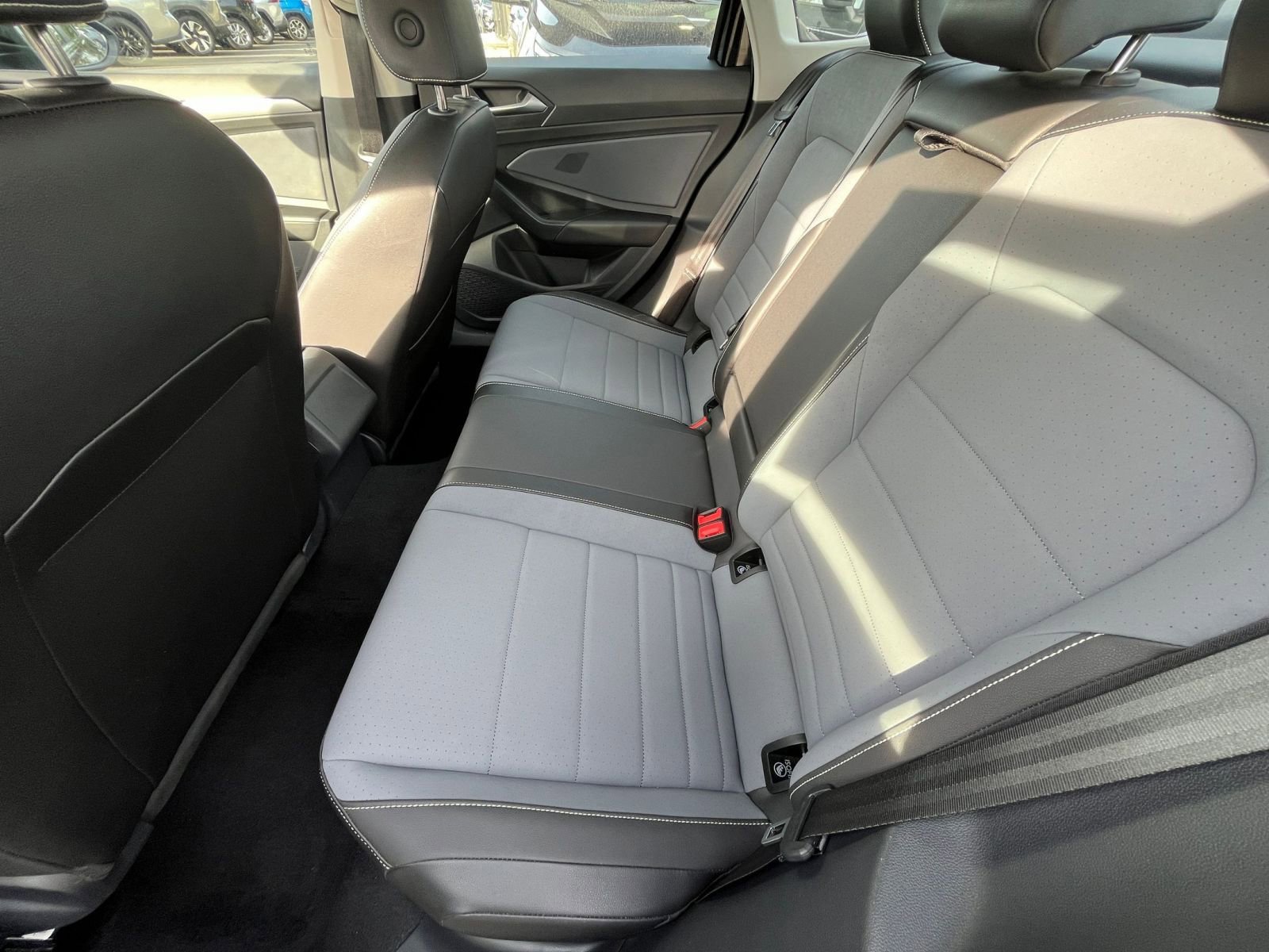 Used 2025 Volkswagen Jetta SE image 25