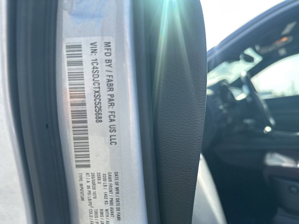 Used 2025 Dodge Durango R/T w/ Blacktop Package image 21