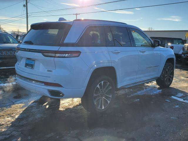 Used 2022 Jeep Grand Cherokee Overland w/ Adv Protech Group III AWD/4WD image 4
