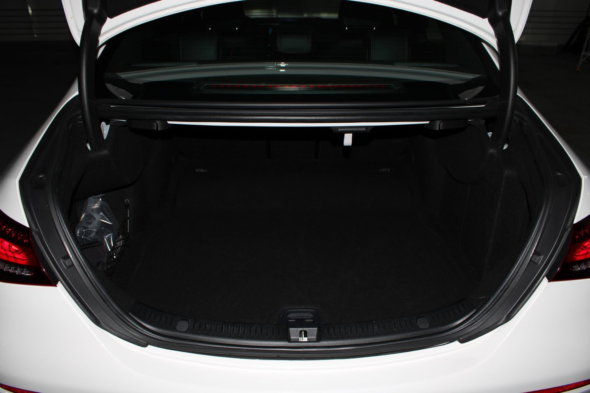 Used 2023 Mercedes-Benz E 350 4MATIC Sedan image 11
