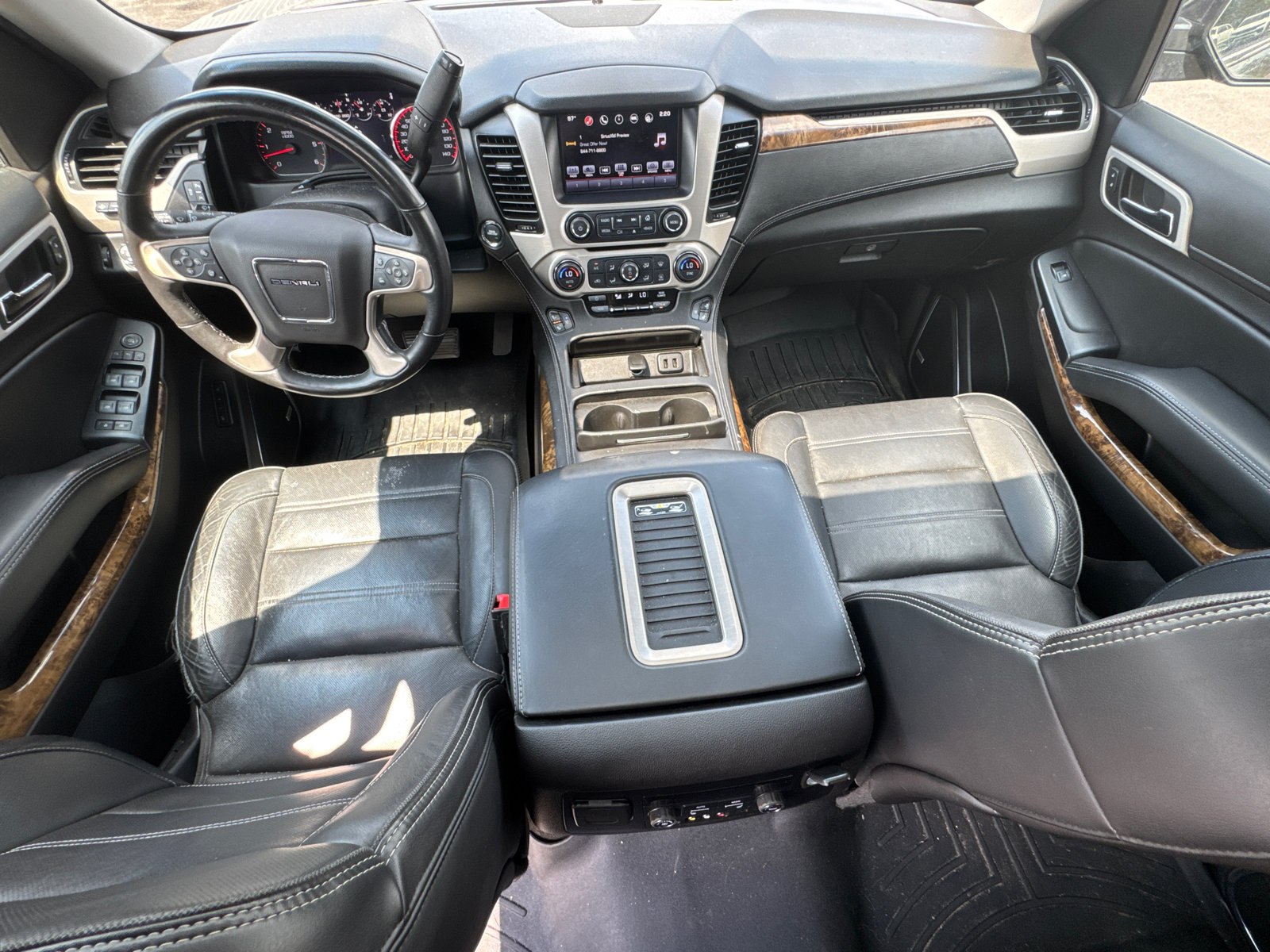 Used 2016 GMC Yukon XL Denali w/ Open Road Package AWD/4WD image 28