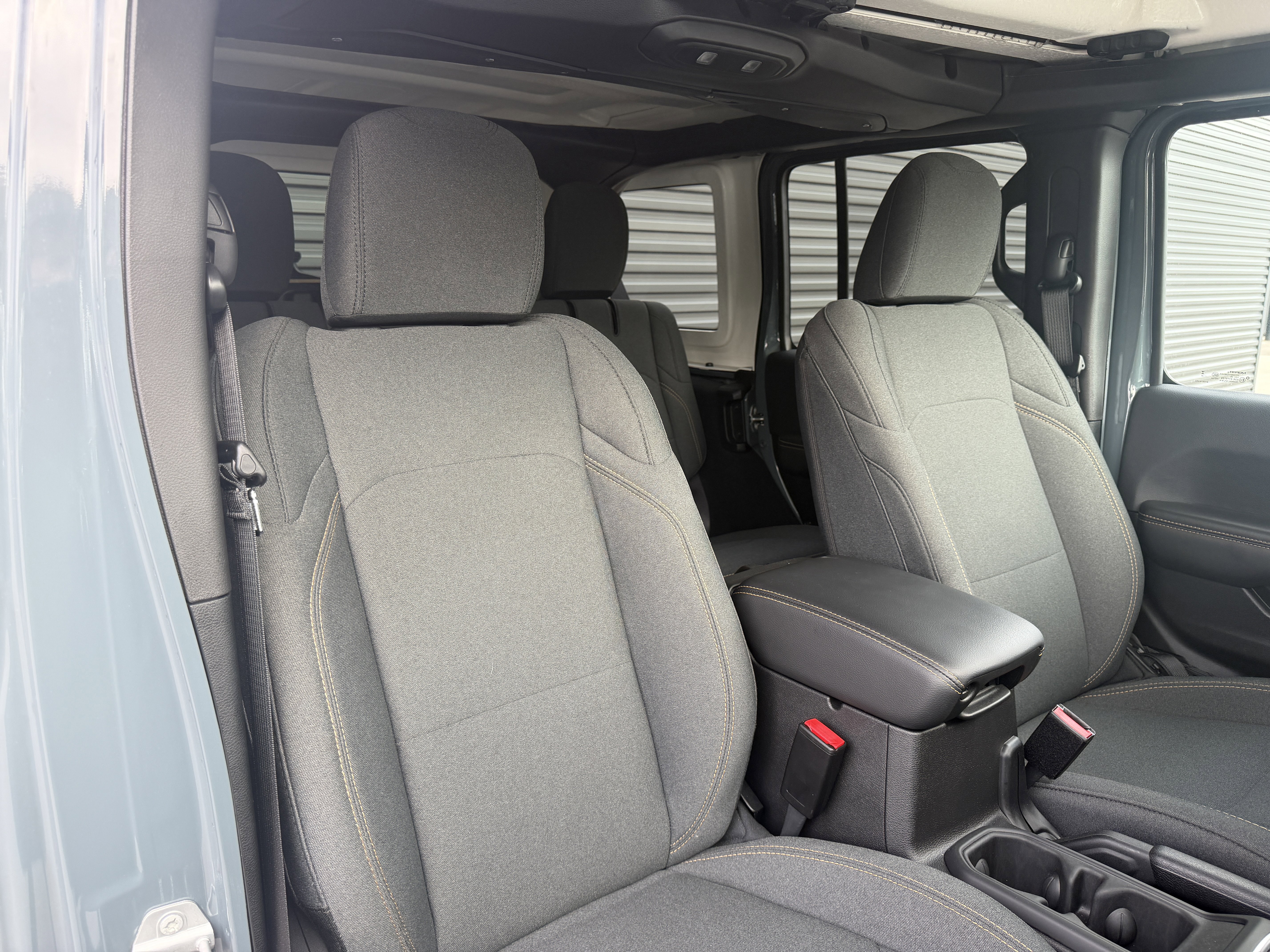 Used 2025 Jeep Wrangler Unlimited Sahara w/ Safety Group image 16