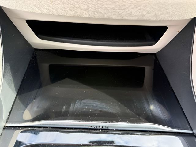 Used 2023 Chrysler Pacifica Limited FWD image 28
