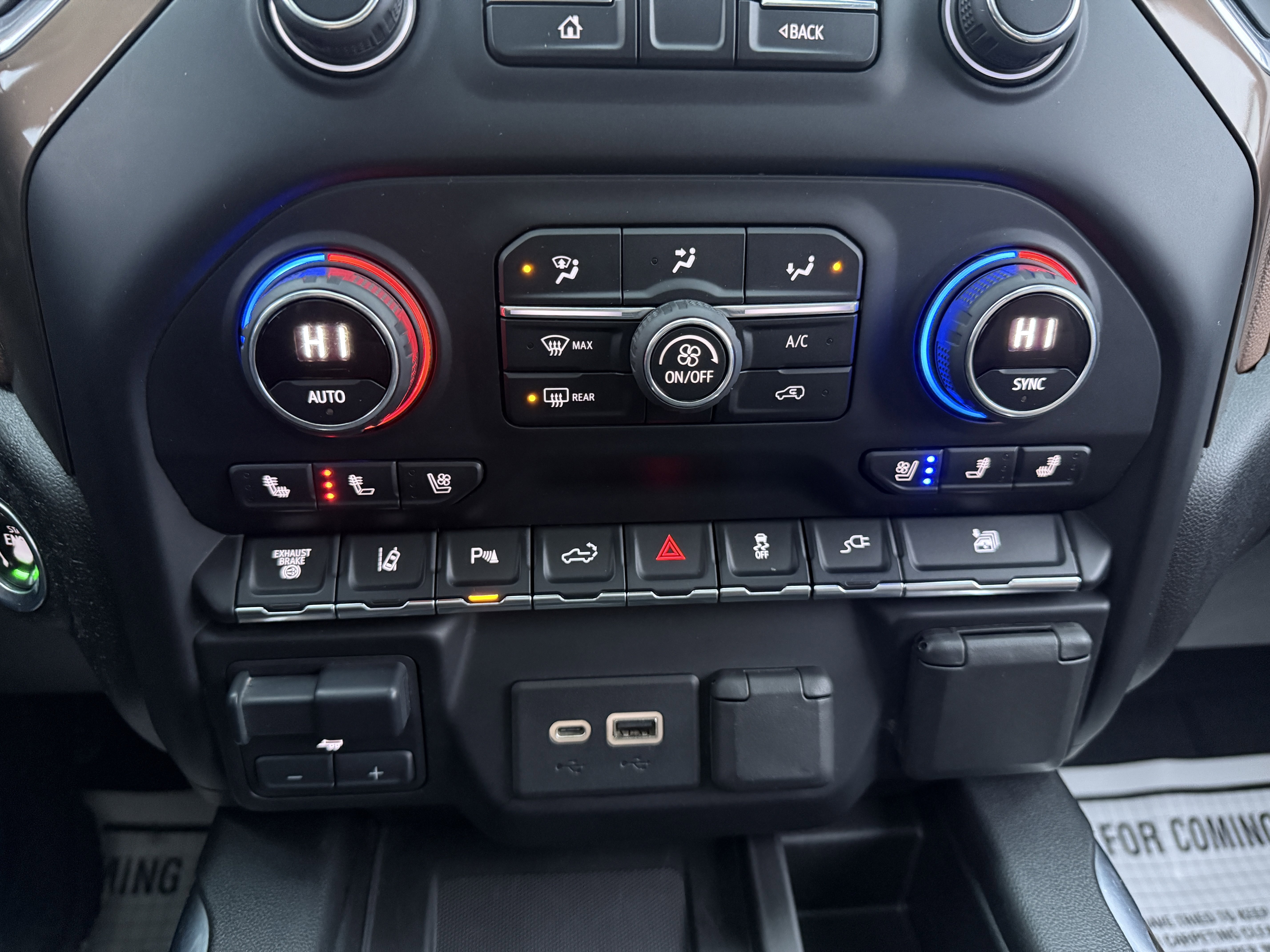 Used 2020 Chevrolet Silverado 2500 High Country image 17