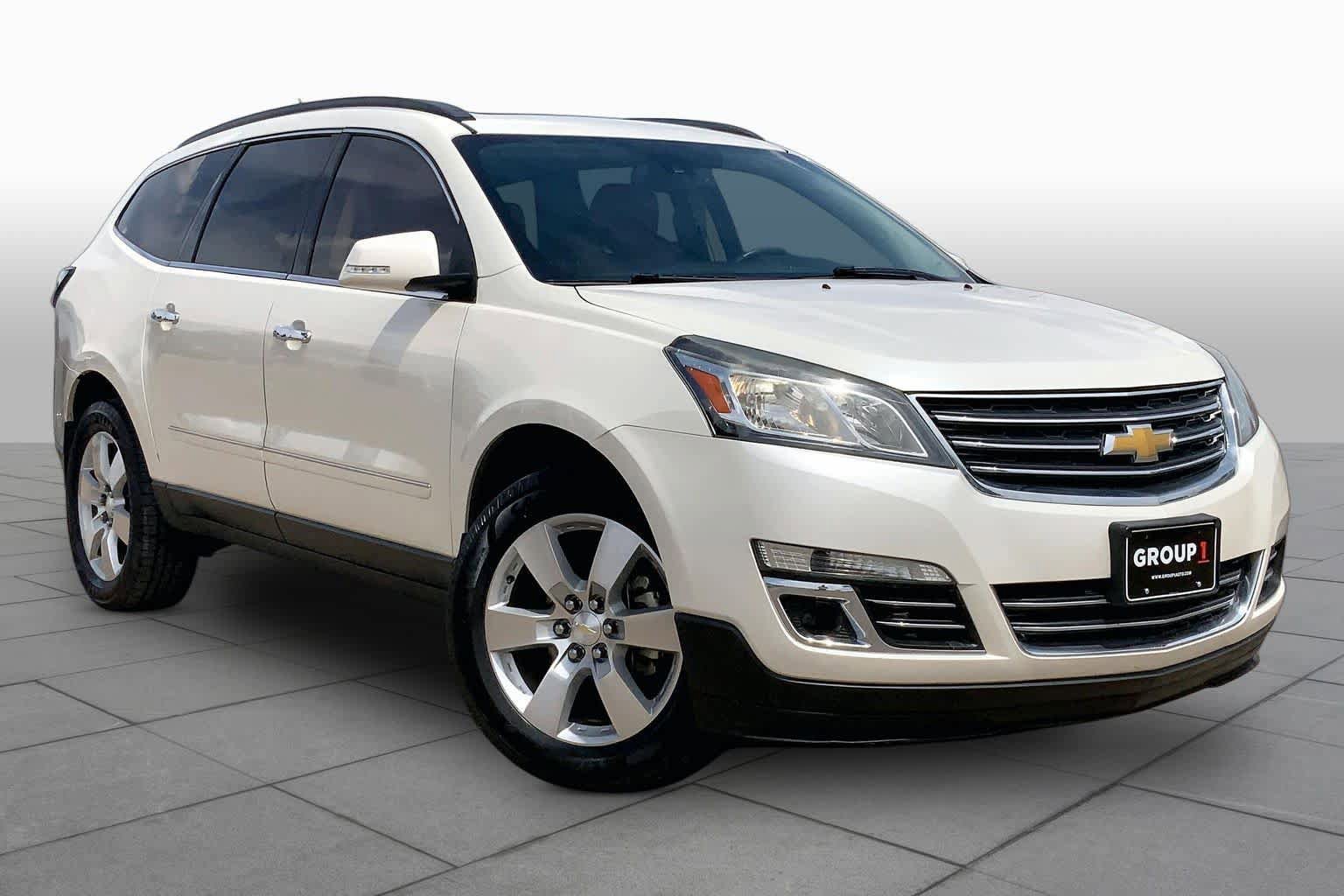 Used 2015 Chevrolet Traverse LTZ FWD image 2
