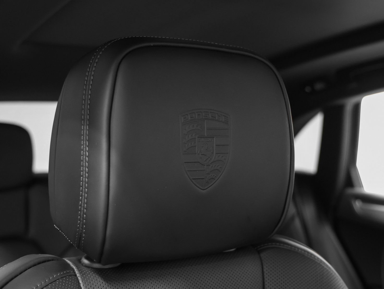 Certified 2026 Porsche Macan image 24