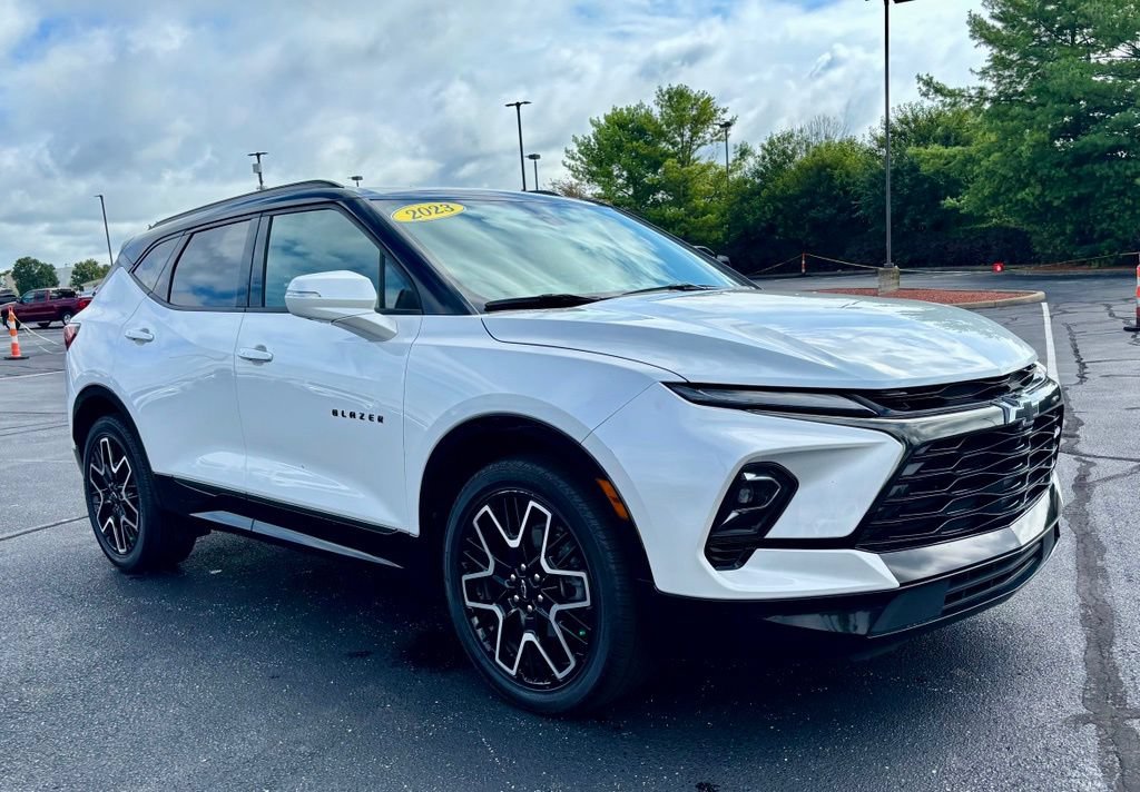 Used 2023 Chevrolet Blazer RS w/ Driver Confidence II Package AWD/4WD image 9