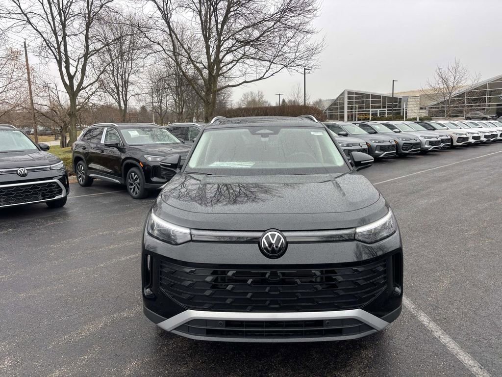 New 2026 Volkswagen Tiguan SE image 2