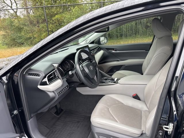 Used 2021 Toyota Camry XSE w/ Navigation Upgrade Package image 14