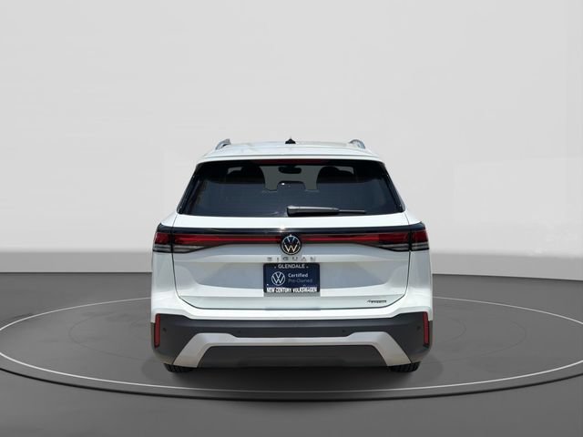 Certified 2025 Volkswagen Tiguan S AWD/4WD image 4