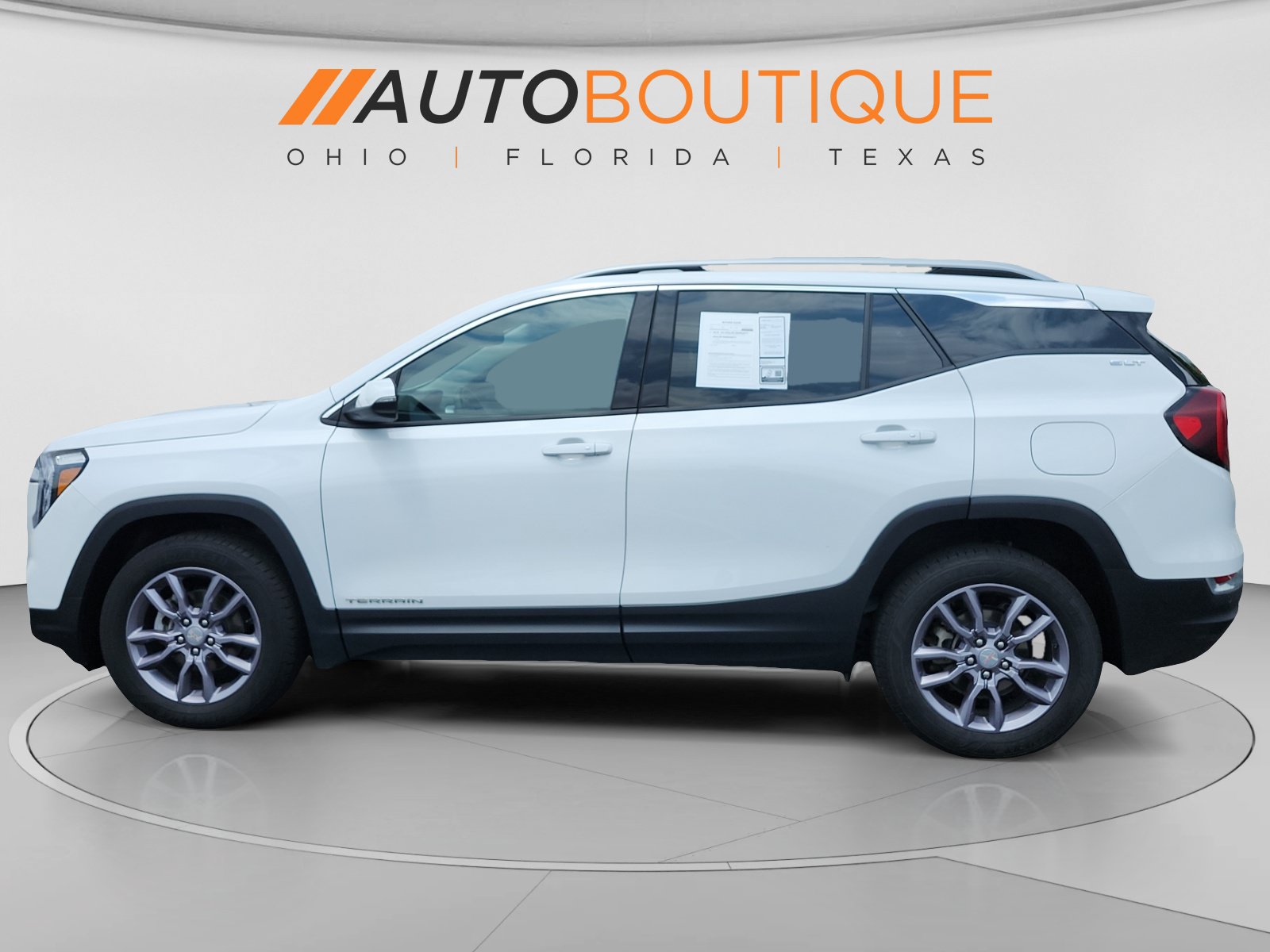 Used 2023 GMC Terrain SLT w/ Infotainment Package II AWD/4WD image 2