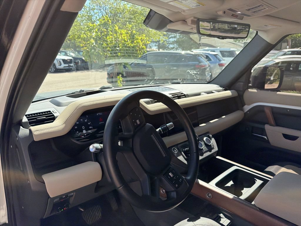 Used 2021 Land Rover Defender 90 X-Dynamic S AWD/4WD image 12