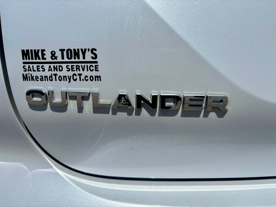 Used 2023 Mitsubishi Outlander SE image 34