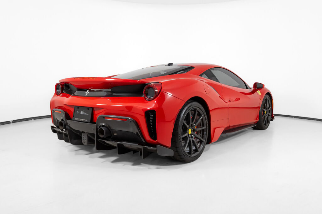 Used 2020 Ferrari 488 Pista Coupe RWD image 8